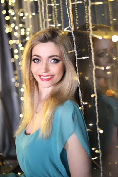 [ru]Карина[/ru][fr]Karina[/fr]